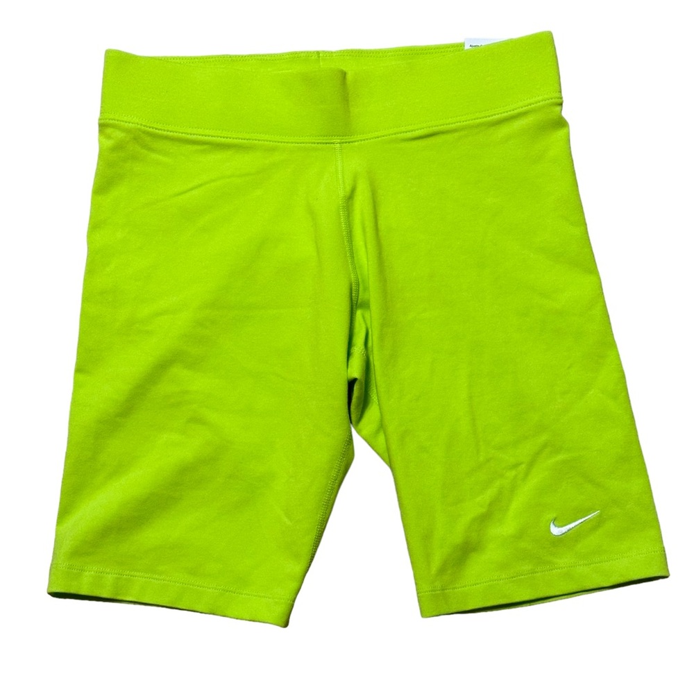 NWT Nike tight fit mid rise shorts size medium